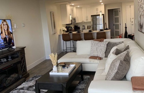 South End Condo | Downtown South-End Halifax: Sunny Modern condo, Ocean View