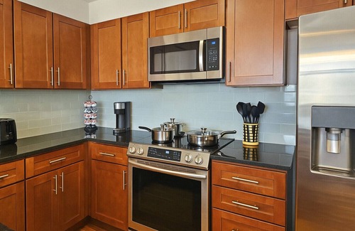 Downtown Cleveland Apartment | Downtown Sq: Stadium, Casino, Rock Hall, Clinic