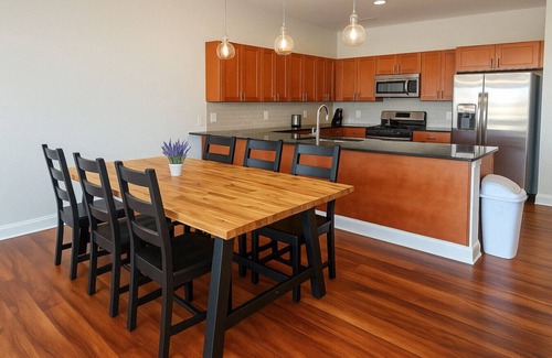 Downtown Cleveland Apartment | Downtown Sq: Stadium, Casino, Rock Hall, Clinic