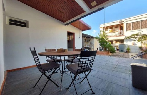 Tartane House | Downtown St Pierre in the North Caribbean, 5 minutes from the beach on foot