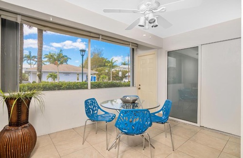 Old Naples Apartment | Downtown Starfish 807