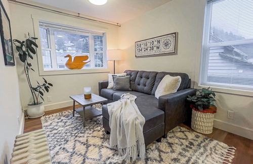 Downtown Juneau Apartment | Downtown Studio apartment with queen sized bunk beds.