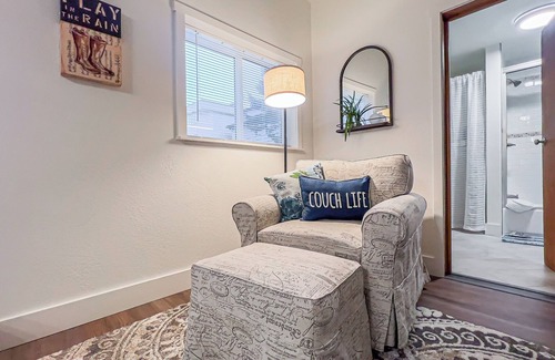 Downtown Juneau Apartment | Downtown Studio apartment with queen sized bunk beds.