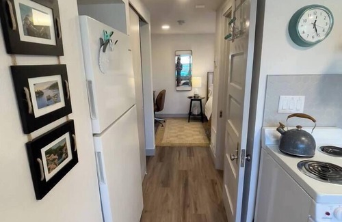 York Apartment | Downtown Studio | Small + Stylish | Near WWU