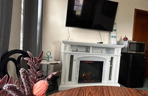 Seward Apartment | Downtown Suite – Steps from Sealife Center and Walking Distance to Everything!