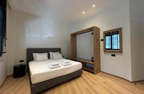 Vardaris Apartment | Downtown Suites