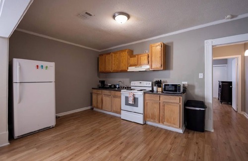 Sulphur Apartment | Downtown sulphur getaway