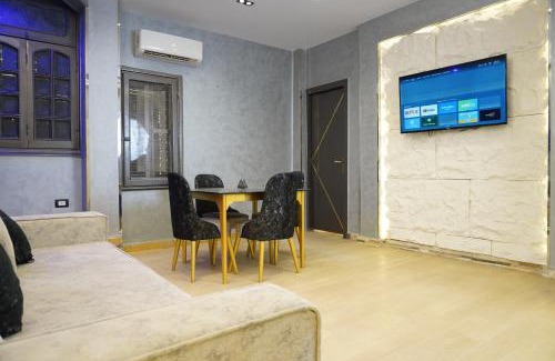 Qasr an-Nil Apartment | Downtown Tahrir View Cozy Suite
