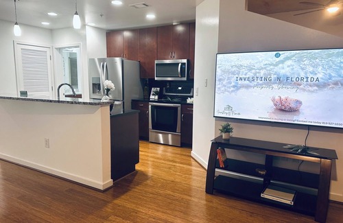 Downtown Tampa Condo | Downtown Tampa Condo with Rooftop Pool & Riverwalk Access