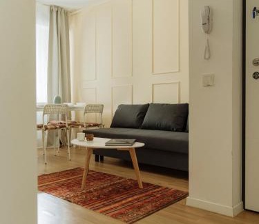 Bucharest Apartment | Downtown Tineretului Central Oasis -1min Metro Station -Self Check-in-