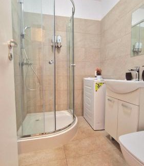 Bucharest Apartment | Downtown Tineretului Central Oasis -Self Check-in- 1min Metro Station Central Oasis -Self Check-in- 1min Metro Station