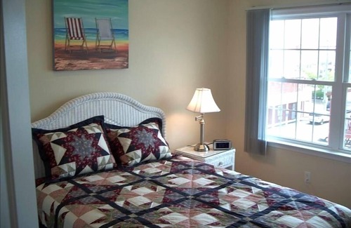 Ocean City House | Downtown Townhouse/4 BR/3.5 baths/2 Car Garage/2 Blocks to Boardwalk/Ocean