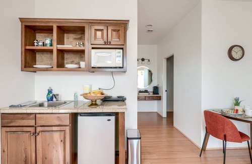 El Montevideo Apartment | Downtown Tucson Private Studio Stay Near Mall UofA Mall Restaurants Shops Movies