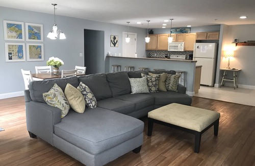 Traverse City Condo | Downtown TVC Condo, Walk Everywhere, Comfortable, Great Launching Pad To See TC