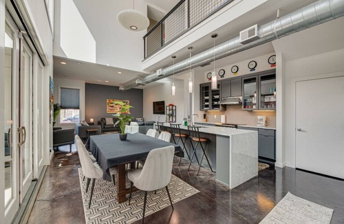 Edgehill House | Downtown w/Amazing Patios! Walk Everywhere!.!.!