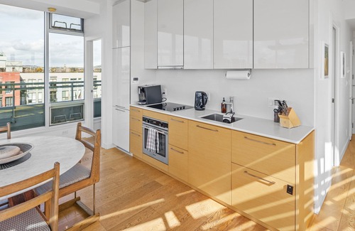 Downtown Victoria Condo | Downtown Waterfront Janion Penthouse with 270° harbour views & free parking