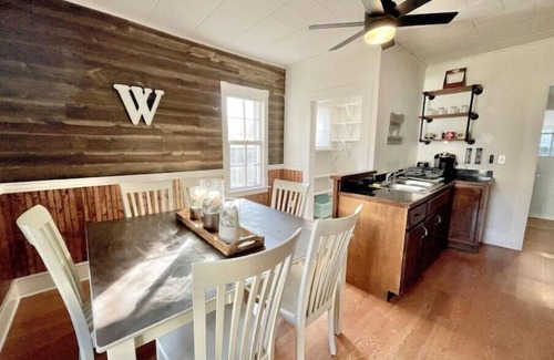 Wendell House | Downtown Wendell 3-Bedroom Farmhousenn