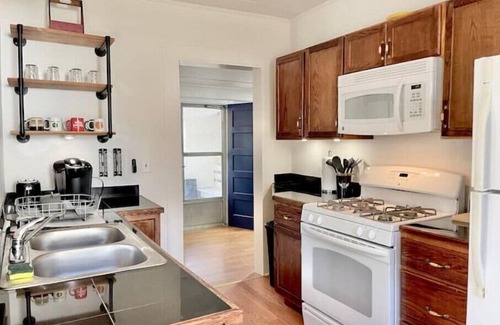 Wendell House | Downtown Wendell 3-Bedroom Farmhousenn