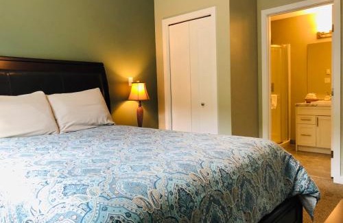 Whitehorse Apartment | Downtown Whitehorse Deluxe 2 Bedroom Condo