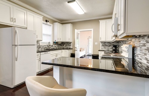 Wilmington House | Downtown Wilmington Home: Walk to Cape Fear River!