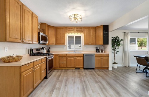 Windsor House | Downtown Windsor Home With Hot Tub & Pool Table