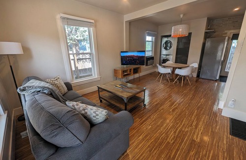 Colorado Springs House | Downtown Zen Spa-Style — 1 Bed/Bath, Spa Shower, Mural, Fun Patio, W/D, Hardwood