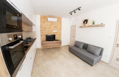 Debrecen Apartment | DowntownKate