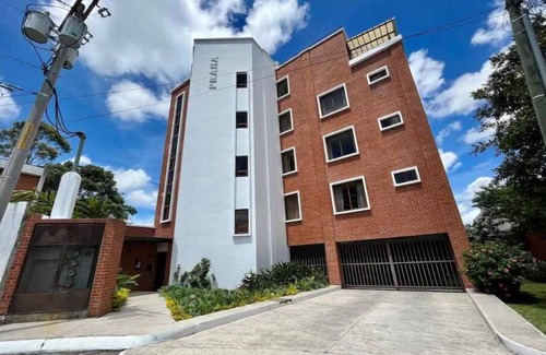 Zona 15 Apartment | DP4 Spacious apartment, great views of the city