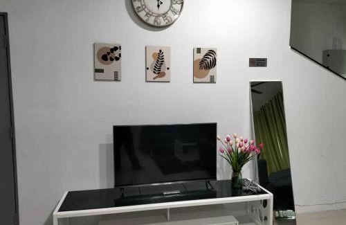 Wakaf Che Yeh House | DQ Guest House With Private Pool Kota Seribong Near Wakaf Che Yeh - M u s l i m F r i e n d l y