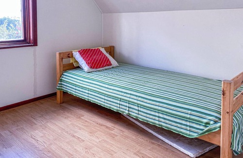 Laholm Apartment | Drømmer I om en ferie med landidyl og smukke solnedgange? Så er denne pæne, funktionelle lejlighed h
