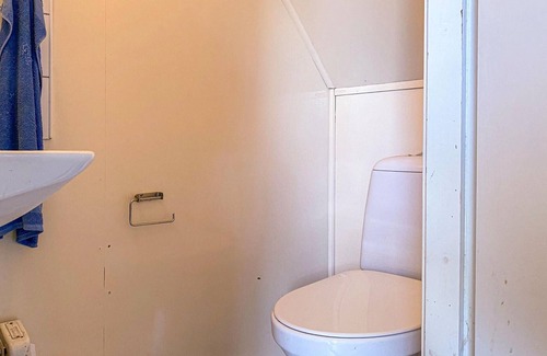 Laholm Apartment | Drømmer I om en ferie med landidyl og smukke solnedgange? Så er denne pæne, funktionelle lejlighed h