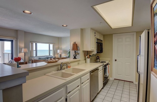 Shell Island Condo | DR 2409 – Enjoy the pool, tennis and the beach from this oceanfront condo