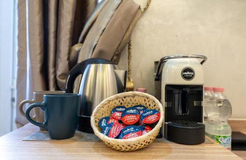 Esquilino Bed & Breakfast | Drago D'Oro GUESTHOUSE - accross from metro Vittorio Emanuele