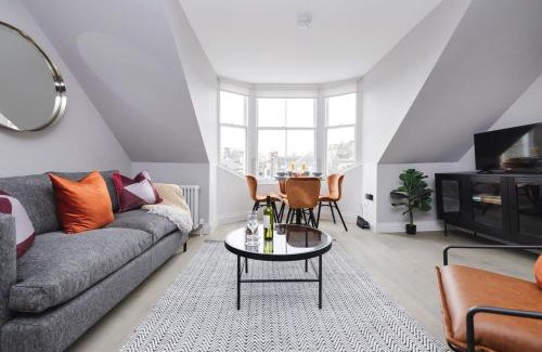 New Town Apartment | Dragon Suites - City Centre Castle View 1 Bed Apartment