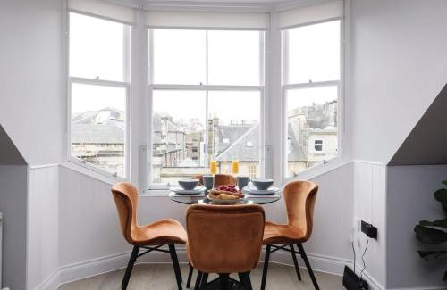 New Town Apartment | Dragon Suites - City Centre Castle View 1 Bed Apartment