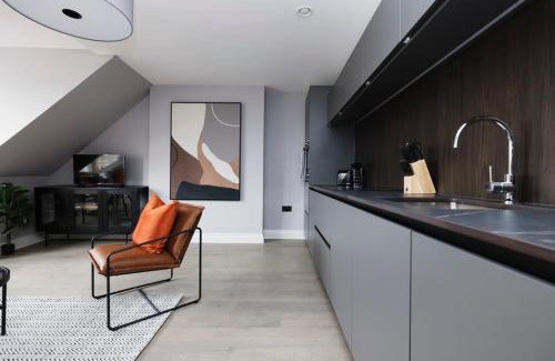 New Town Apartment | Dragon Suites - City Centre Castle View 1 Bed Apartment