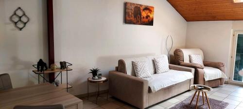 Quartino Apartment | Dragonfly