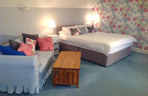 Rattlesden Bed & Breakfast | Dragonfly Cottage, Rattlesden