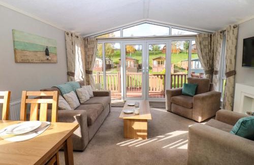 Tunstall House | Dragonfly
