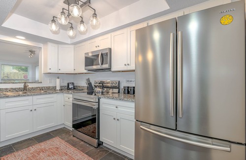 Holly Hill House | Dragonfly Landing: Close to Everything