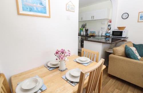 Seaview House | Drake Cottage