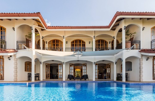 Playa Tortuga House | Dramatic Ocean View and Exclusive Island Beach - Ocean View Suite #1