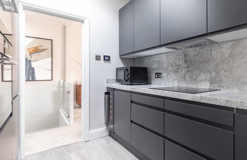 Chelsea Apartment | Draycott Place VII by onefinestay