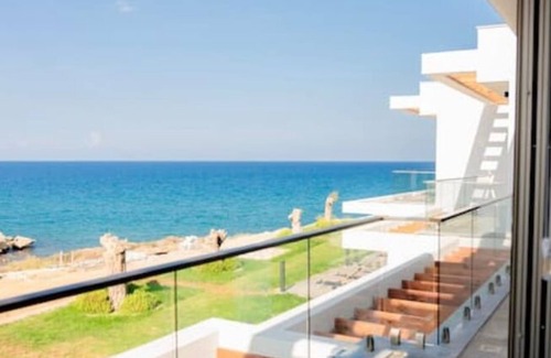 Bahceli Apartment | Dream apartment by the sea: Infinity pool + golf resort