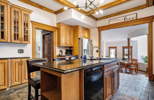 Leamington Bed & Breakfast | Dream BNB Estate Inn and Retreat House
