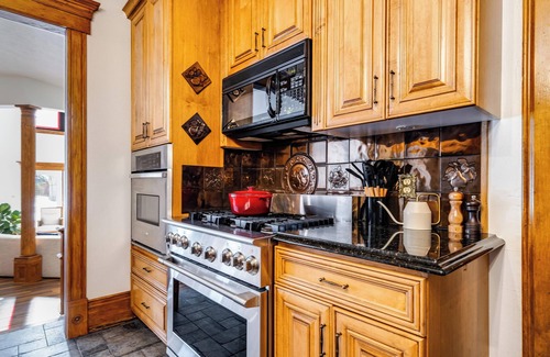 Leamington Bed & Breakfast | Dream BNB Estate Inn and Retreat House
