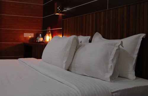 Chithirapuram Hotel | Dream Coconut Villa Resort