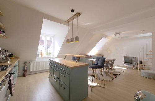 Schwabing Apartment | Dream condo 70% off for taking care of our cat between August 22 and Sept 9