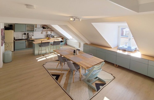 Schwabing Apartment | Dream condo 70% off for taking care of our cat between August 22 and Sept 9