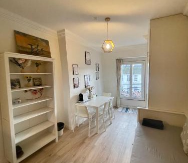 Quartier de l'Ecole-Militaire Apartment | Dream Dwell Paris-Charming Studio superb location in 7th district Paris